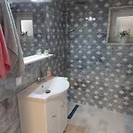 Daire Anizs Apartmanhaz *