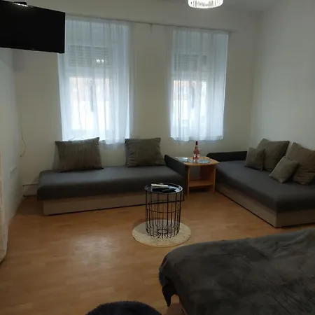 Anizs Apartmanhaz *