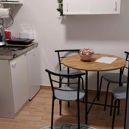 Anizs Apartmanhaz *