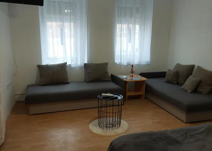 Anizs Apartmanhaz *
