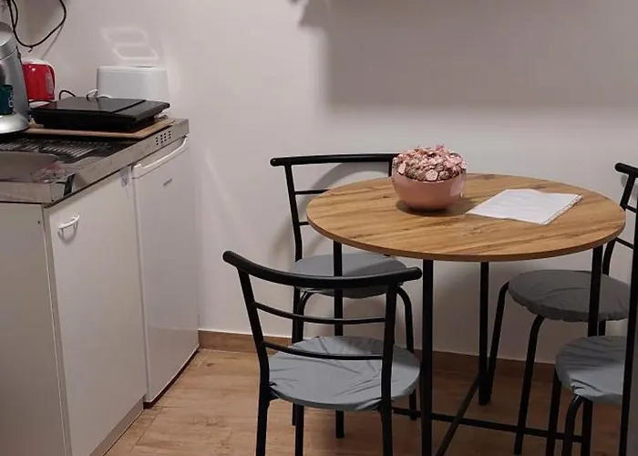Anizs Apartmanhaz *